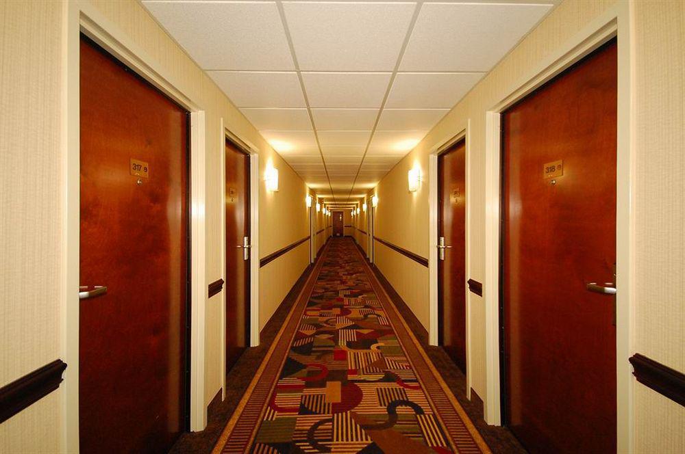 Best Western Airport Inn & Suites Cleveland Brook Park Exterior foto